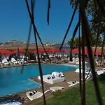 Moon Beach Hotel *