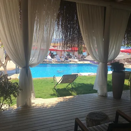 فندق Moon Beach *