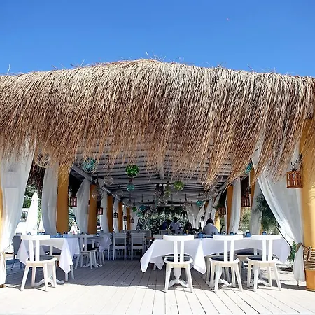 Moon Beach * يالِكافاك