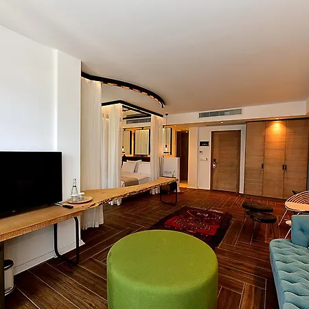 Moon Beach يالِكافاك